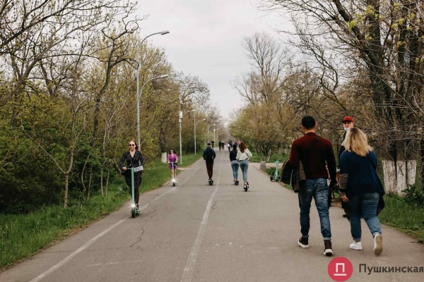 В Одессе запретили размещать стоянку электросамокатов на улицах, в парках и других «объектах благоустройства»