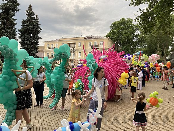 В Одессе провели День Нептуна с воздушными шарами 