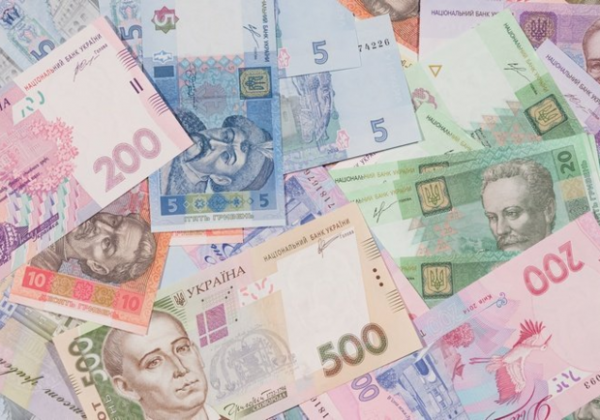 До 7700 гривен: в Украине поднимут минимальную зарплату