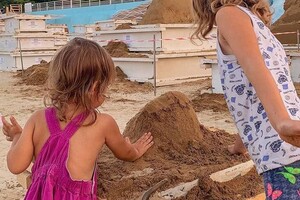 Приходите с детьми: в Одессе проходит фестиваль песчаной скульптуры
