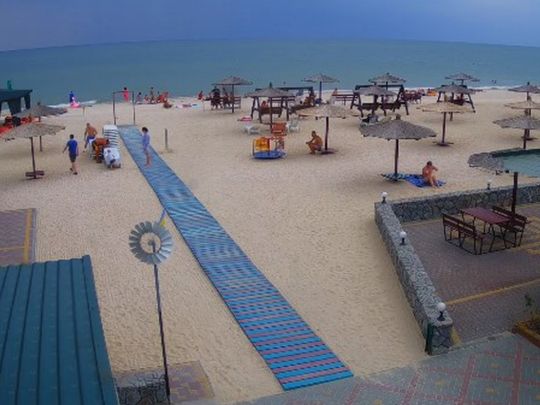 Комарі, медузи і холодне море: туристи розповіли, чи варто їхати на Федотову косу і в Степок