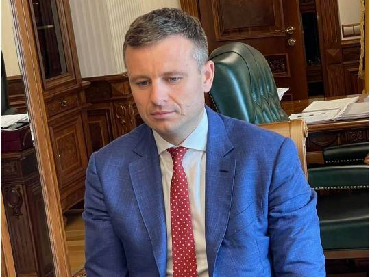 Чому голова Мінфіну не бореться з податковими «скрутками»: версія ЗМІ