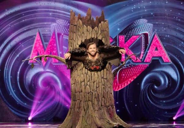 Шоу «Маска»: Совенком оказался известный рокер