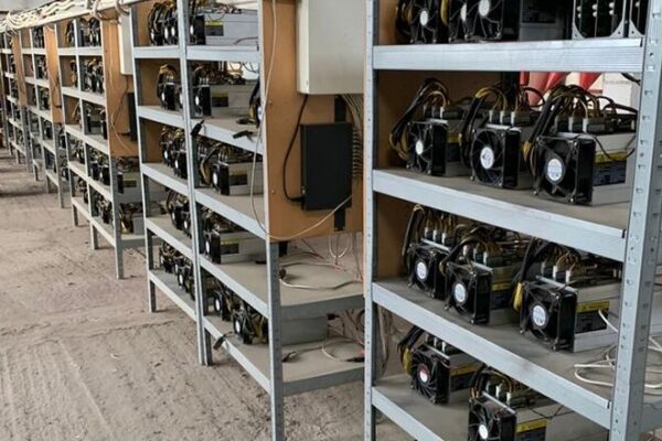 Майнеры криптовалют поставили под угрозу работу одесского транспорта: СБУ ликвидировала еще одну "ферму"
Майнеры криптовалют поставили под угрозу работу одесского транспорта: СБУ ликвидировала еще одну "ферму"