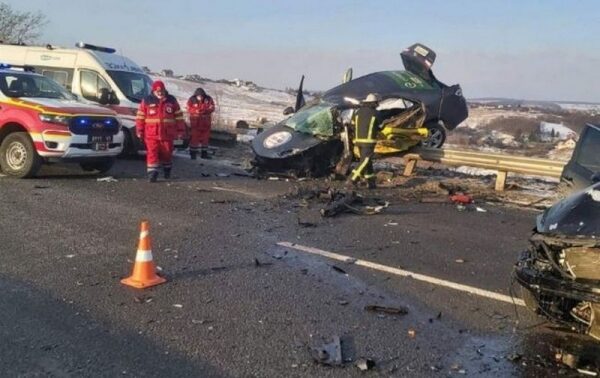 Под Харьковом столкнулись Kia и Toyota: погибли три человека, двух детей госпитализировали Под Харьковом столкнулись Kia и Toyota: погибли три человека, двух детей госпитализировали