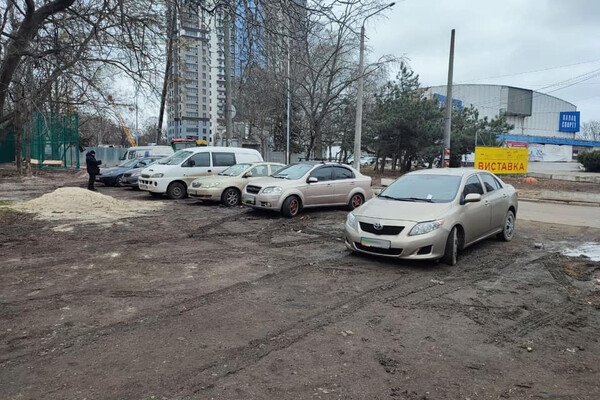 Автохамы в Одессе: свежая фотоподборка очень плохой парковки за неделю
