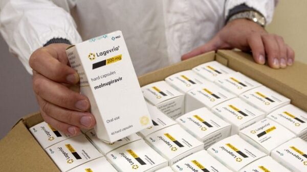 В Украину привезли одобренное Великобританией и забракованное Францией лекарство от ковида В Украину привезли одобренное Великобританией и забракованное Францией лекарство от ковида