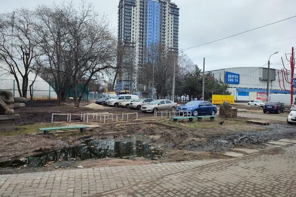 Автохамы в Одессе: свежая фотоподборка очень плохой парковки за неделю