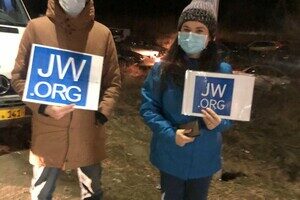 На границах с Румынией и Молдовой принимают беженцев: им все помогают На границах с Румынией и Молдовой принимают беженцев: им все помогают