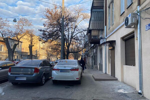 Автохамы в Одессе: свежая фотоподборка очень плохой парковки за неделю