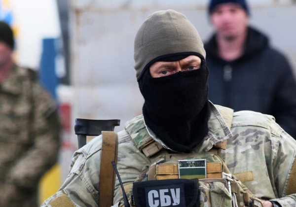 Опасайтесь красных элементов на одежде: СБУ и полиция обратились к жителям Одесской области