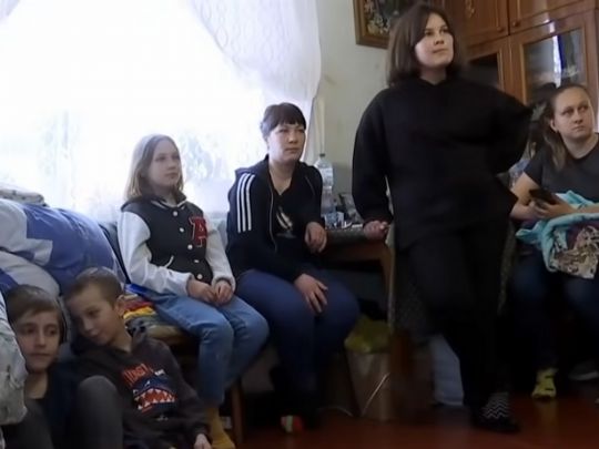 Чужої біди не буває: на Львівщині жінка прийняла в своїй хаті 5 родин біжинців — 11 дітей і 7 дорослих