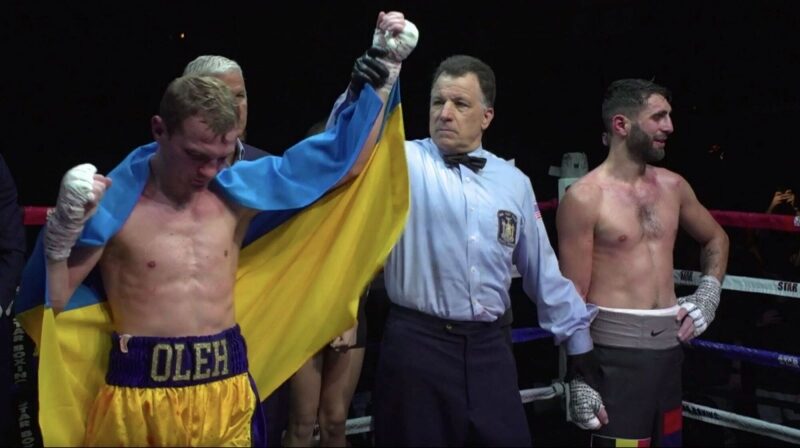 Непереможний український боксер на прізвисько Пітбуль захистив чемпіонський титул у США (відео)