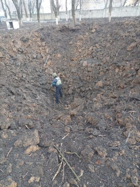 В Мариуполе на детскую больницу сбросили авиабомбы: фото и видео последствий В Мариуполе на детскую больницу сбросили авиабомбы: фото и видео последствий
