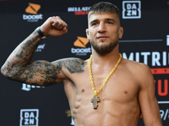 «Тепер я його нікому не віддам»: чемпіон ММА зберіг свій пояс у погребі в розграбованому орками Ірпені (відео)