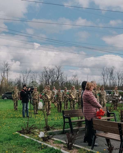 «Він був взірцем для багатьох військових»: у Дніпрі попрощалися з легендарним командиром роти