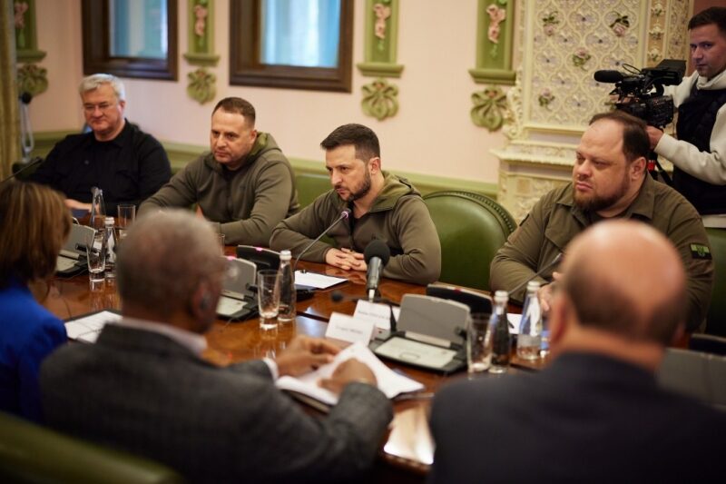 &laquo;Американський десант&raquo; у&nbsp;Києві: для зустрічі із&nbsp;Зеленським до&nbsp;столиці прибула спікер Палати представників США та&nbsp;низка конгресменів (відео)