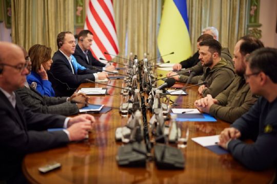 &laquo;Американський десант&raquo; у&nbsp;Києві: для зустрічі із&nbsp;Зеленським до&nbsp;столиці прибула спікер Палати представників США та&nbsp;низка конгресменів (відео)