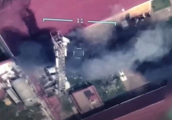 Военные снова показали, как "Байрактары" ударили по Змеиному (видео)
