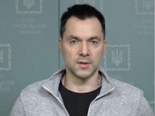 Намагаються відтягнути переозброєння ЗСУ: у Зеленського пояснили, у чому полягає завдання Росії на нинішньому етапі