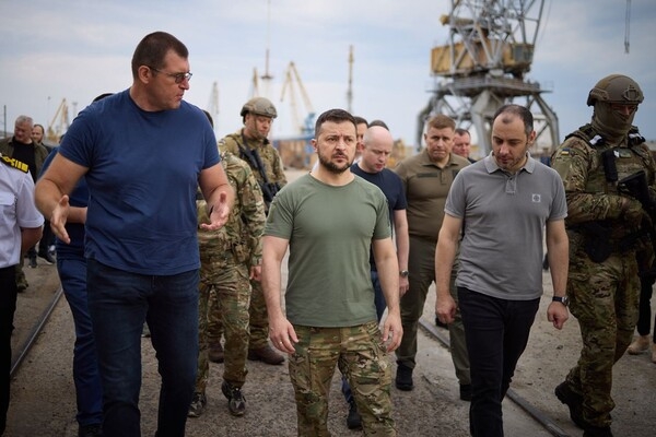 Зеленский посетил Одессу перед стартом "зернового коридора"