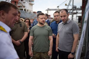Зеленский посетил Одессу перед стартом "зернового коридора"