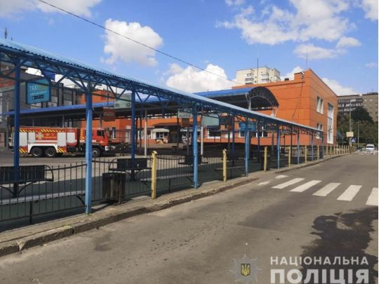 Хвиля масових повідомлень про замінування котиться містами України