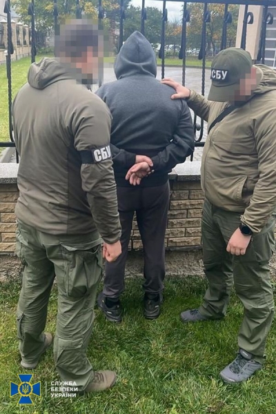 У Києві затримано депутата від ОПЗЖ та керівника філії банку: пропонували призовникам бігти за кордон