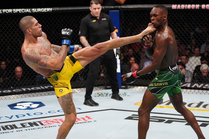 Адесанья — Перейра: чемпіона світу побили у бою за титул UFC (відео)