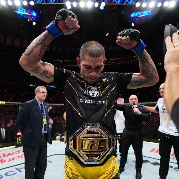 Адесанья — Перейра: чемпіона світу побили у бою за титул UFC (відео)