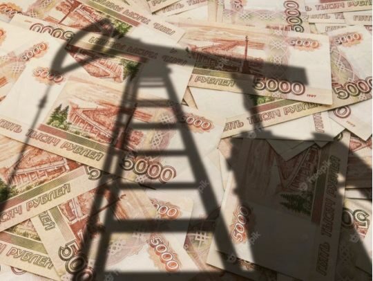 «Або брешуть, або торгують через сірі схеми»: «нафтові» гроші «не поспішають» в бюджет росії