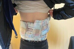 В Одесской области у путешественника нашли "пояс" из денег на 2,2 миллиона&nbsp;