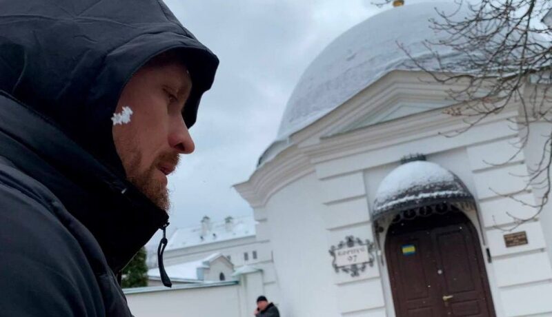 «Бог не в рясі, Бог у душі»: дружина Усика про візит чоловіка до Лаври в останній день «виселення»