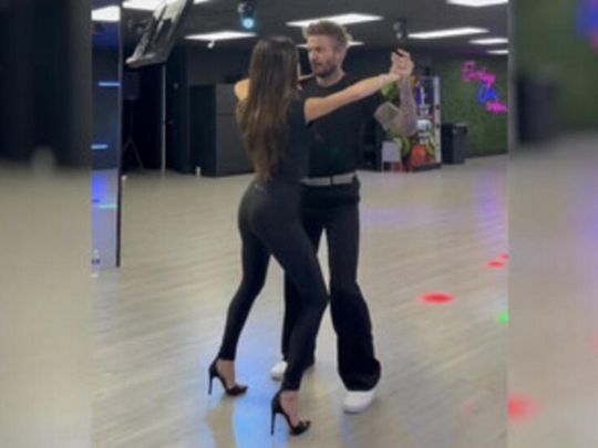 &laquo;Чи&nbsp;є&nbsp;щось, чого він не&nbsp;може зробити?&raquo;: Девід Бекхем з&nbsp;донькою та&nbsp;дружиною беруть уроки сальси