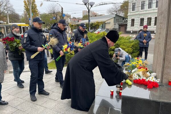 В Одессе почтили память жертв Голодоморов В Одессе почтили память жертв Голодоморов