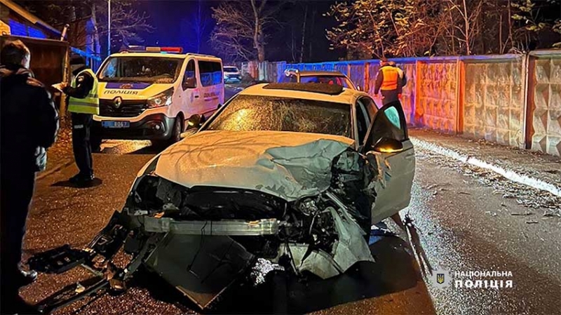 Загинули двоє людей: молода дівчина влаштувала в Києві п’яну ДТП і втекла з місця пригоди