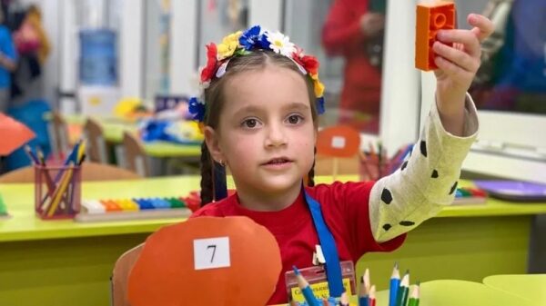 Жизнь в подполье: Харьков на грани разрушения, но дети продолжают учиться в убежищах Жизнь в подполье: Харьков на грани разрушения, но дети продолжают учиться в убежищах
