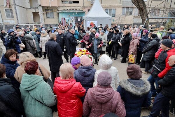 В&nbsp;Одессе простились с врачом, дизайнером и четырехмесячным ребенком, которых убил российский дрон