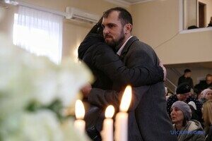В&nbsp;Одессе простились с врачом, дизайнером и четырехмесячным ребенком, которых убил российский дрон