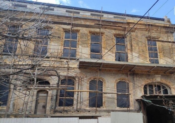 На доме Гоголя самовольно пристроили этаж: владельца могут оштрафовать на 2,7 миллиона 