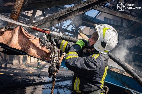 В Южном потушили масштабный пожар