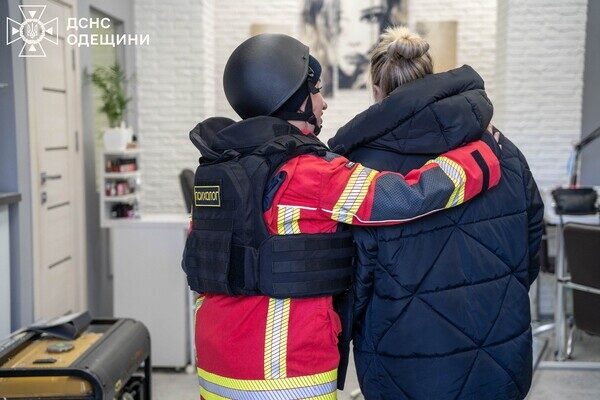 Одессу снова атаковали баллистикой: были слышны взрывы (обновляется) Одессу снова атаковали баллистикой: были слышны взрывы (обновляется)