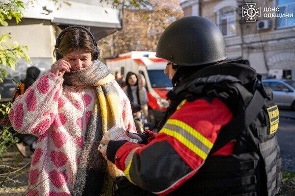 Одессу снова атаковали баллистикой: были слышны взрывы (обновляется) Одессу снова атаковали баллистикой: были слышны взрывы (обновляется)