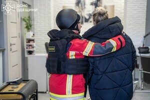 Одессу снова атаковали баллистикой: были слышны взрывы (обновляется) Одессу снова атаковали баллистикой: были слышны взрывы (обновляется)