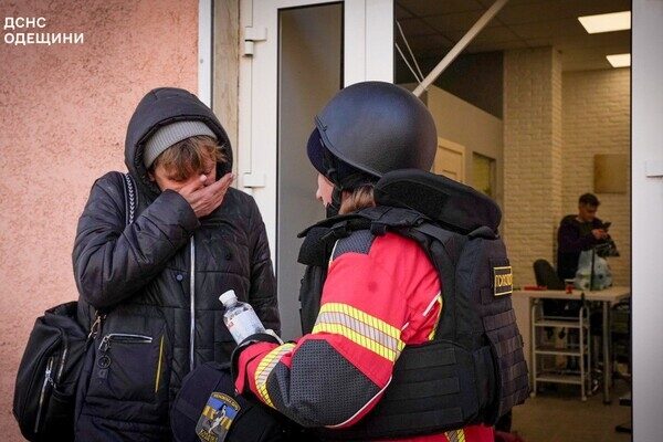 Одессу снова атаковали баллистикой: были слышны взрывы (обновляется) Одессу снова атаковали баллистикой: были слышны взрывы (обновляется)