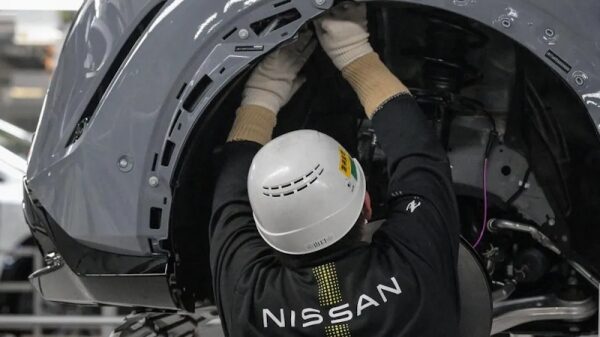 Nissan уволит тысячи работников из-за падения продаж