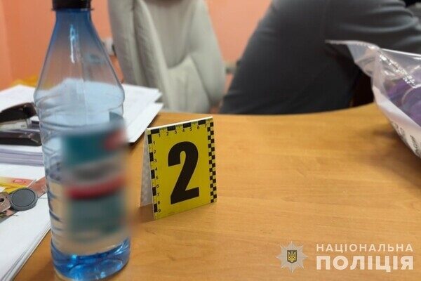 В Одессе две подруги на заказ поджигали автомобили В Одессе две подруги на заказ поджигали автомобили