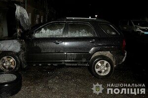 В Одессе две подруги на заказ поджигали автомобили В Одессе две подруги на заказ поджигали автомобили