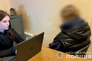 В Одессе две подруги на заказ поджигали автомобили В Одессе две подруги на заказ поджигали автомобили