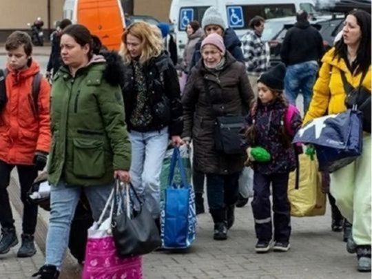 Обмеження і виключення: як воєнний стан впливає на виїзд жінок за кордон